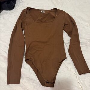Brown Long Sleeve Scoop Neck Bodysuit